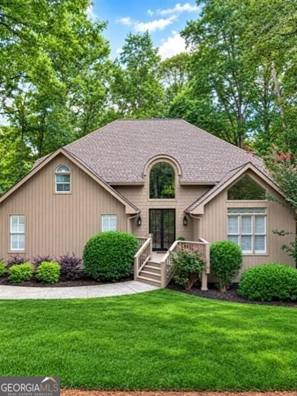 Photo of 4235 Loch Highland Parkway NE, Roswell, GA 30075 (MLS # 10810060)