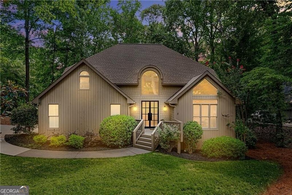 Photo of 4235 Loch Highland Parkway NE, Roswell, GA 30075 (MLS # 10810060)