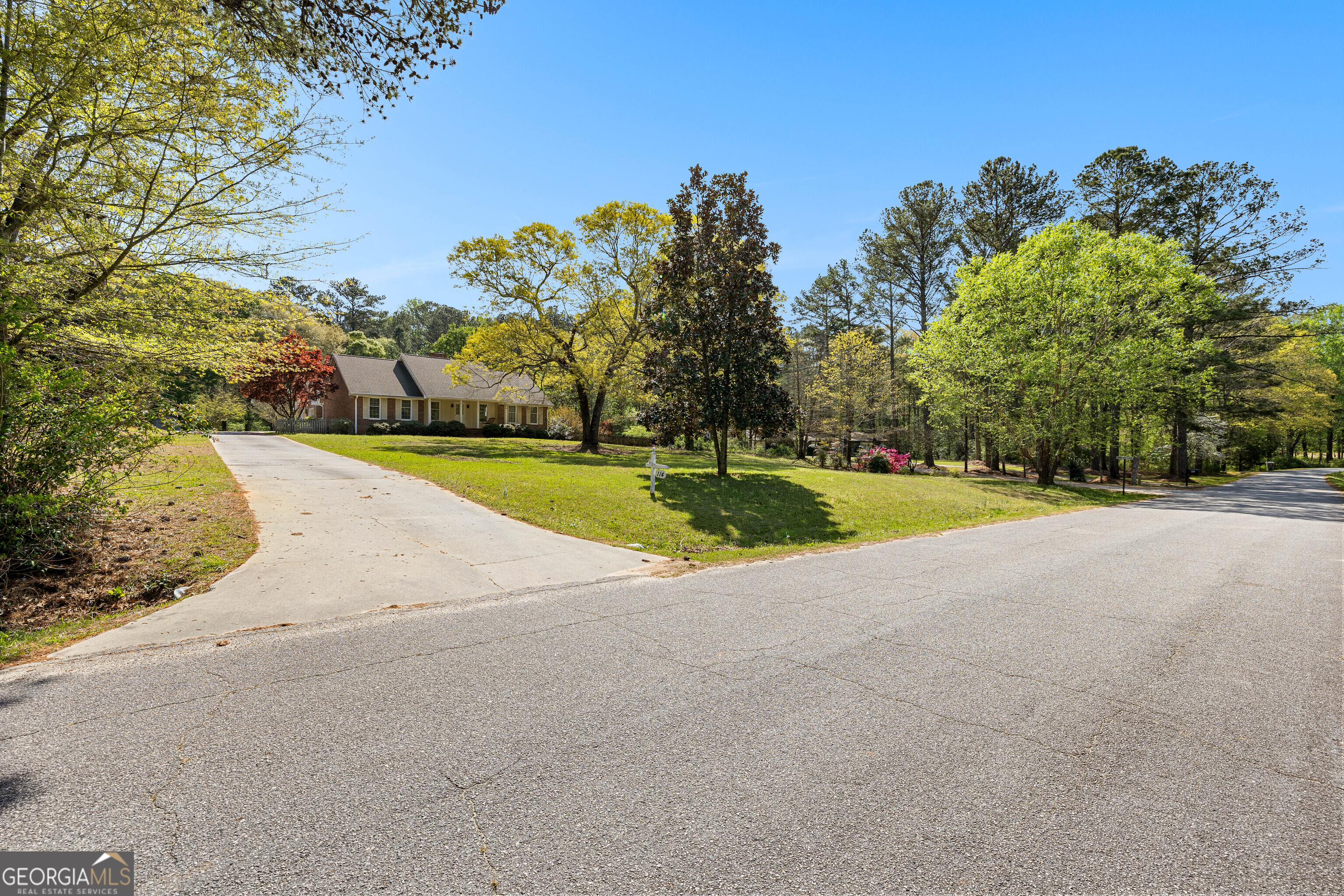 114 Hidden Valley RD