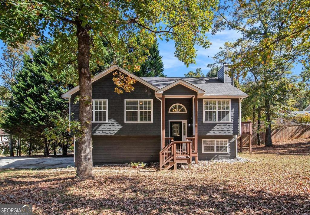 Photo of 3235 Southshore Court, Cumming, GA 30041 (MLS # 10723173)