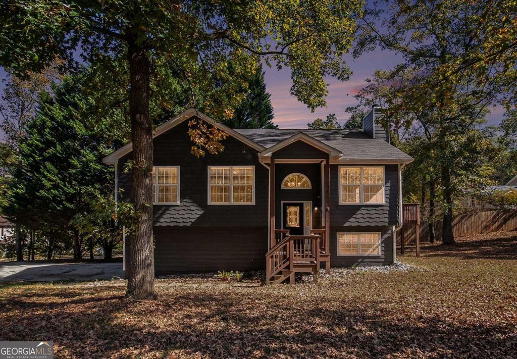 Photo of 3235 Southshore Court, Cumming, GA 30041 (MLS # 10723173)