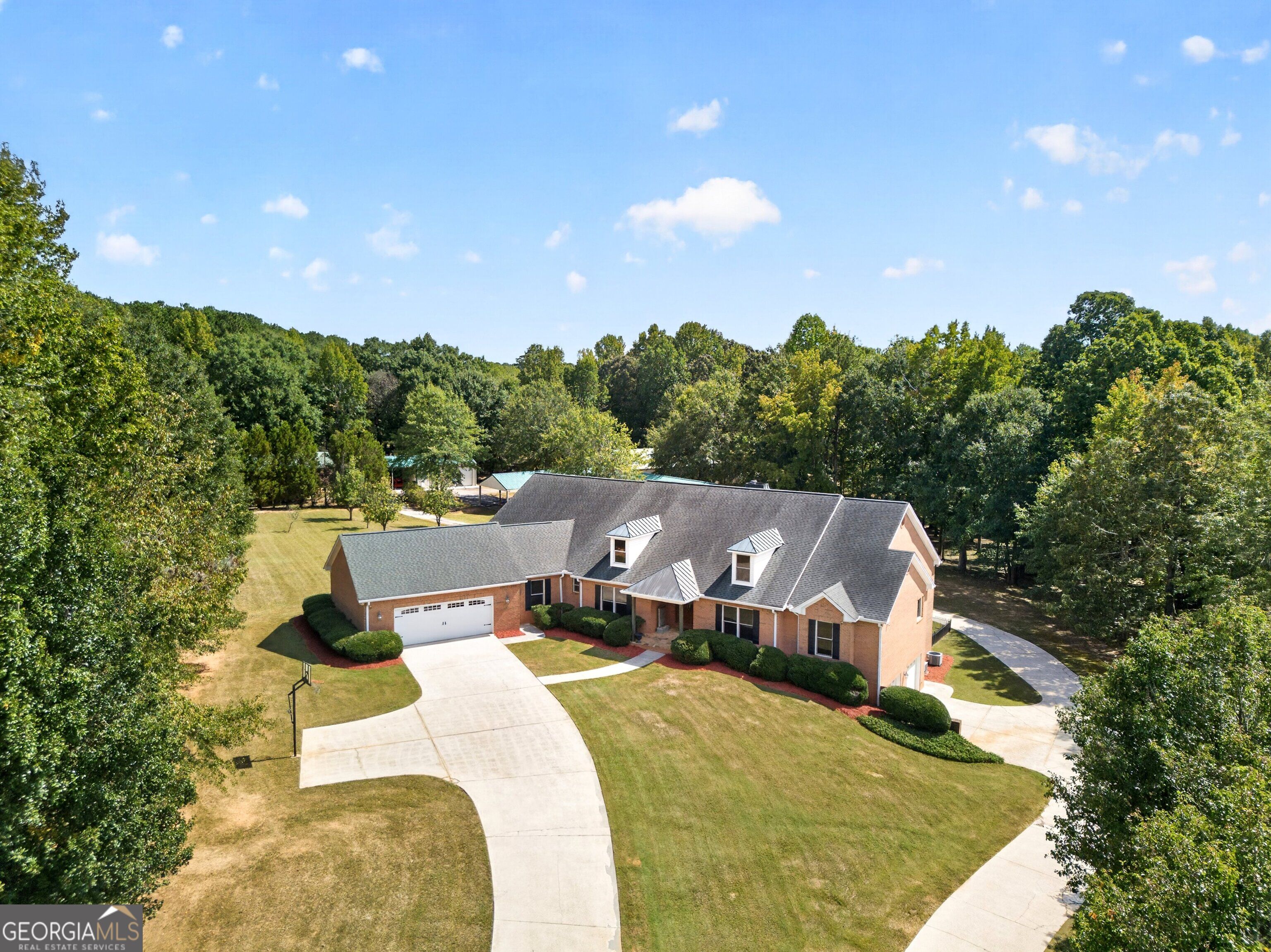 221 Valley WAY