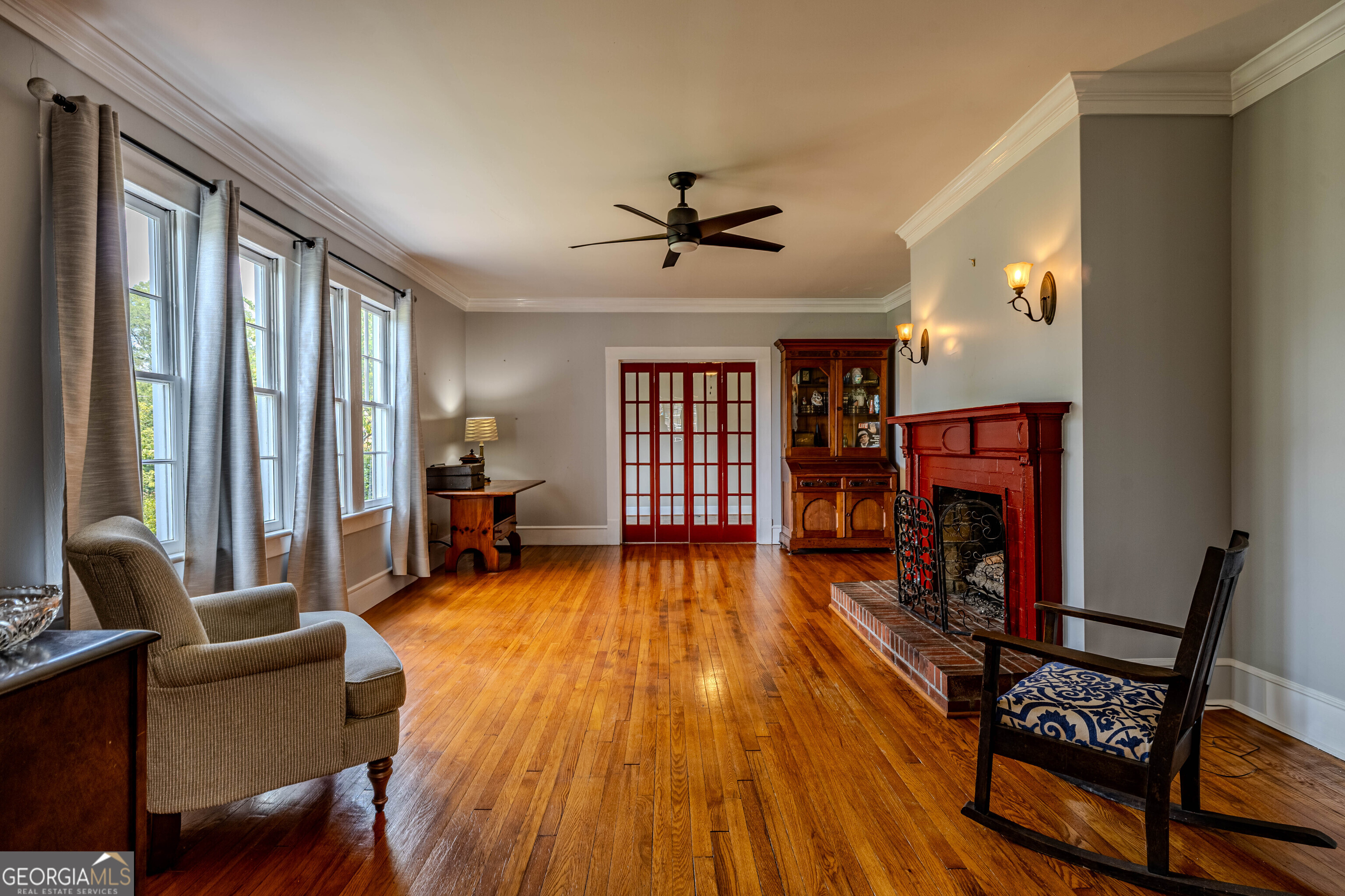210 E 9th ST SW