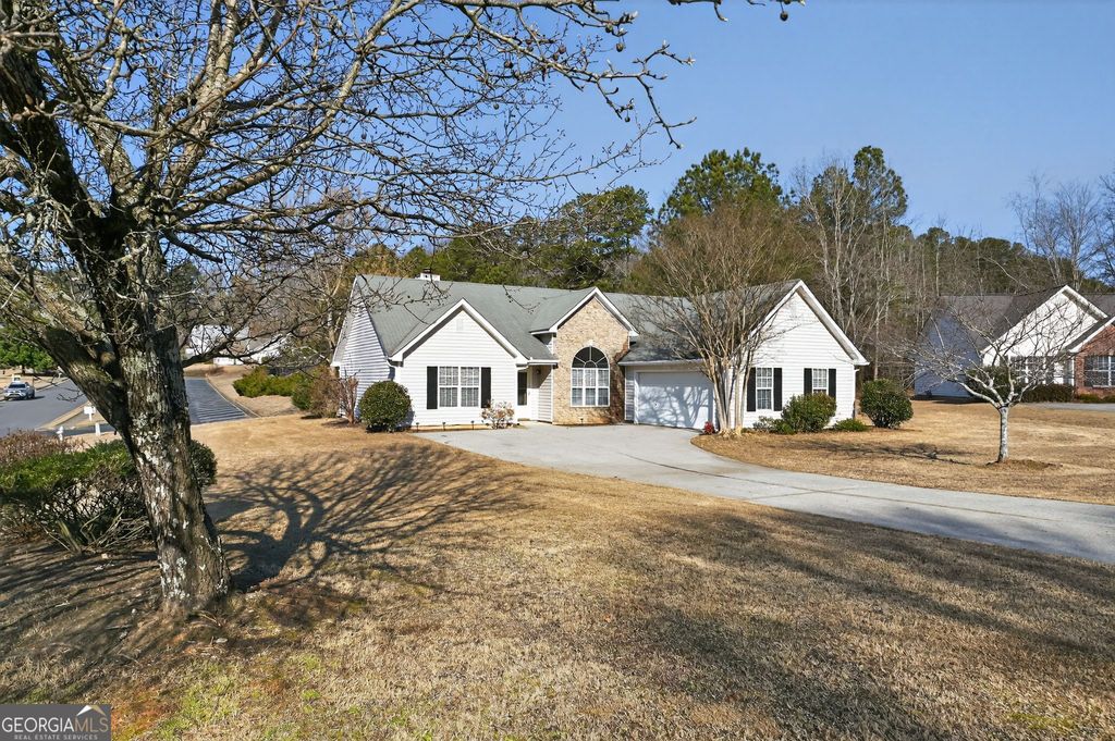 Photo of 5186 Sudbury Point Lane, Sugar Hill, GA 30518 (MLS # 10690498)