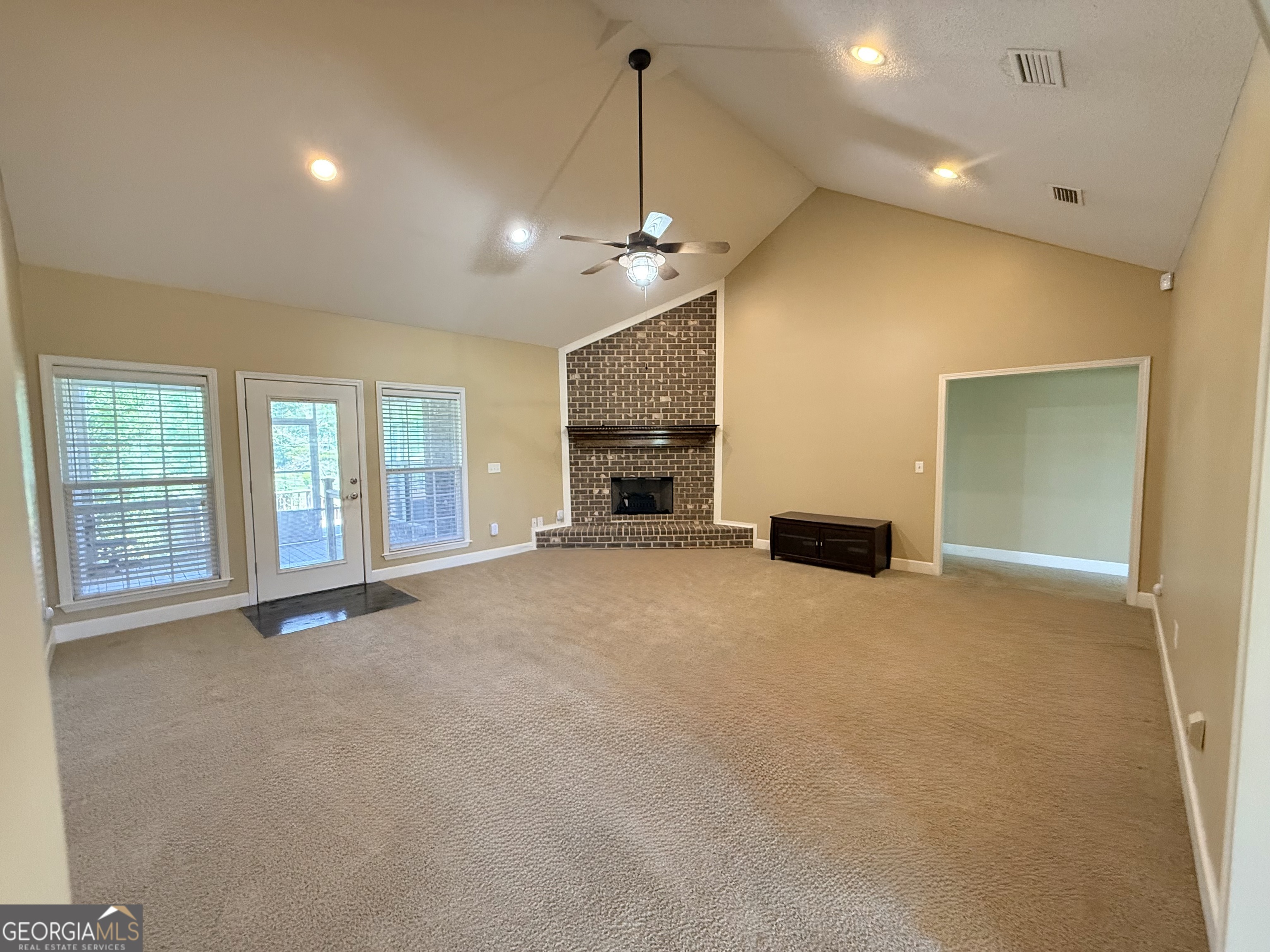 573 Bostwick CIR