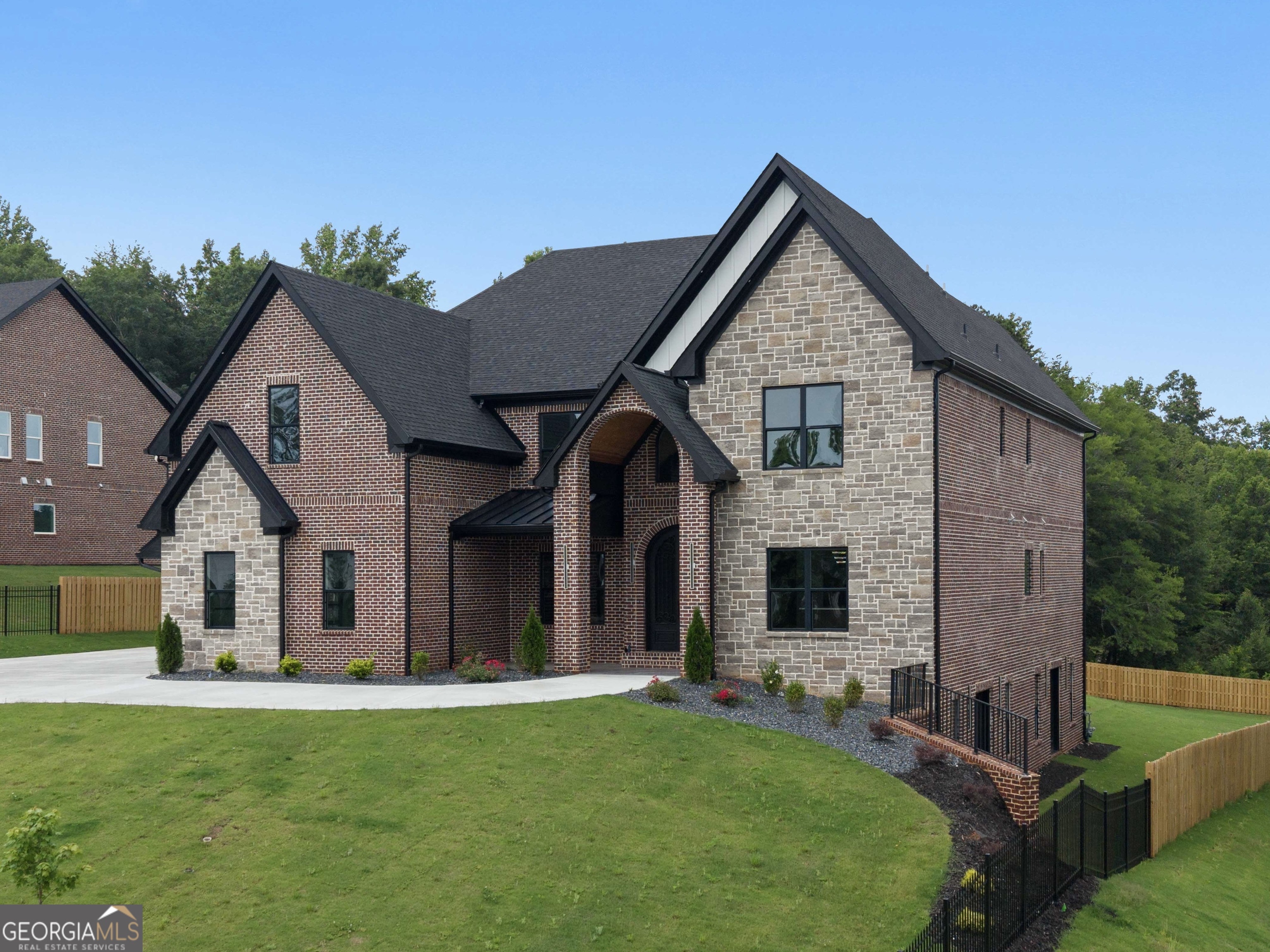 405 Thunder RD