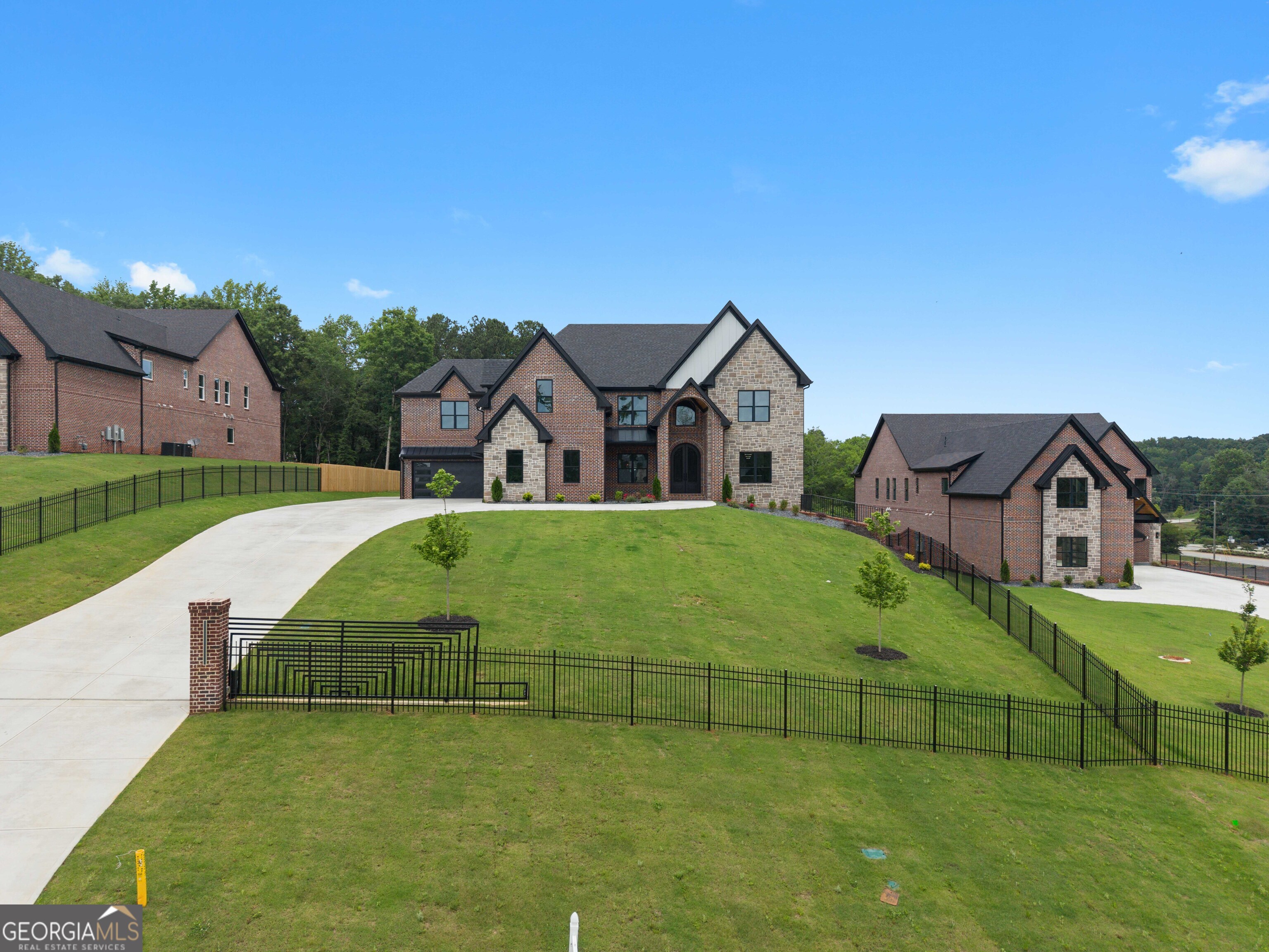 405 Thunder RD