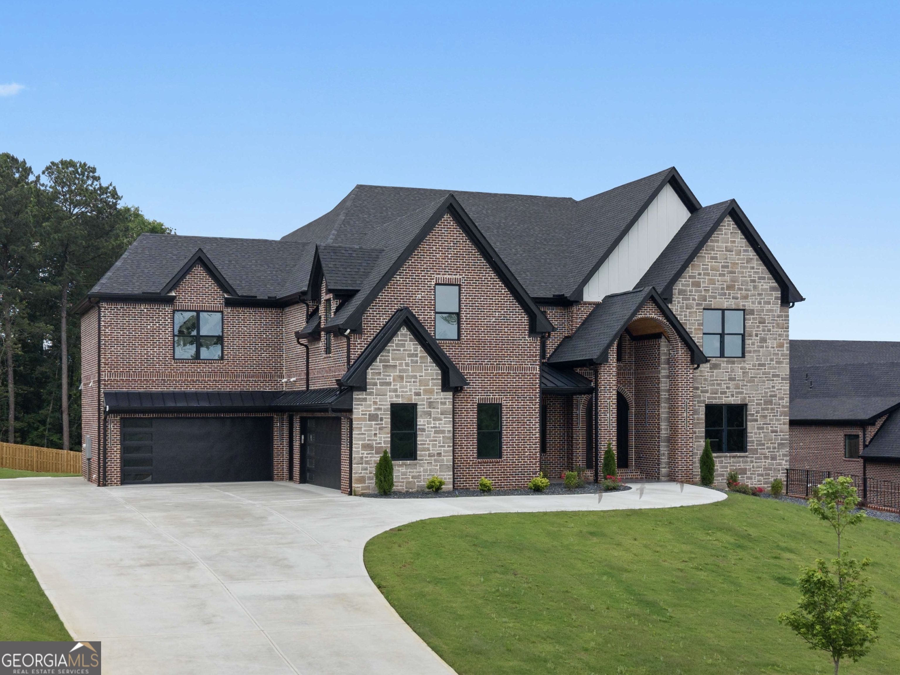 405 Thunder RD