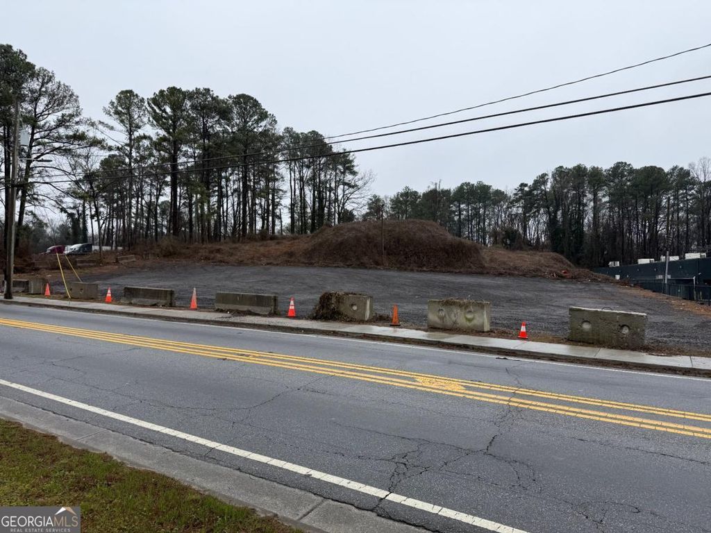 Photo of 3070 Donald Lee Hollowell Parkway NW, Atlanta, GA 30318 (MLS # 10705540)