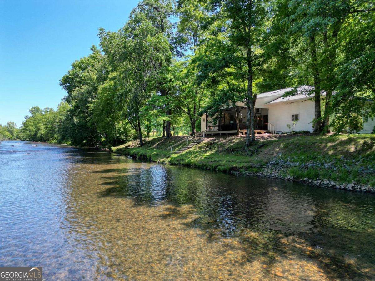 198 Riverbend DR