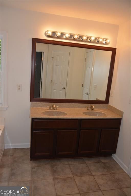 Mableton, Georgia 30126, United States, 3 Bedrooms Bedrooms, ,4 BathroomsBathrooms,Residential,Active,189635