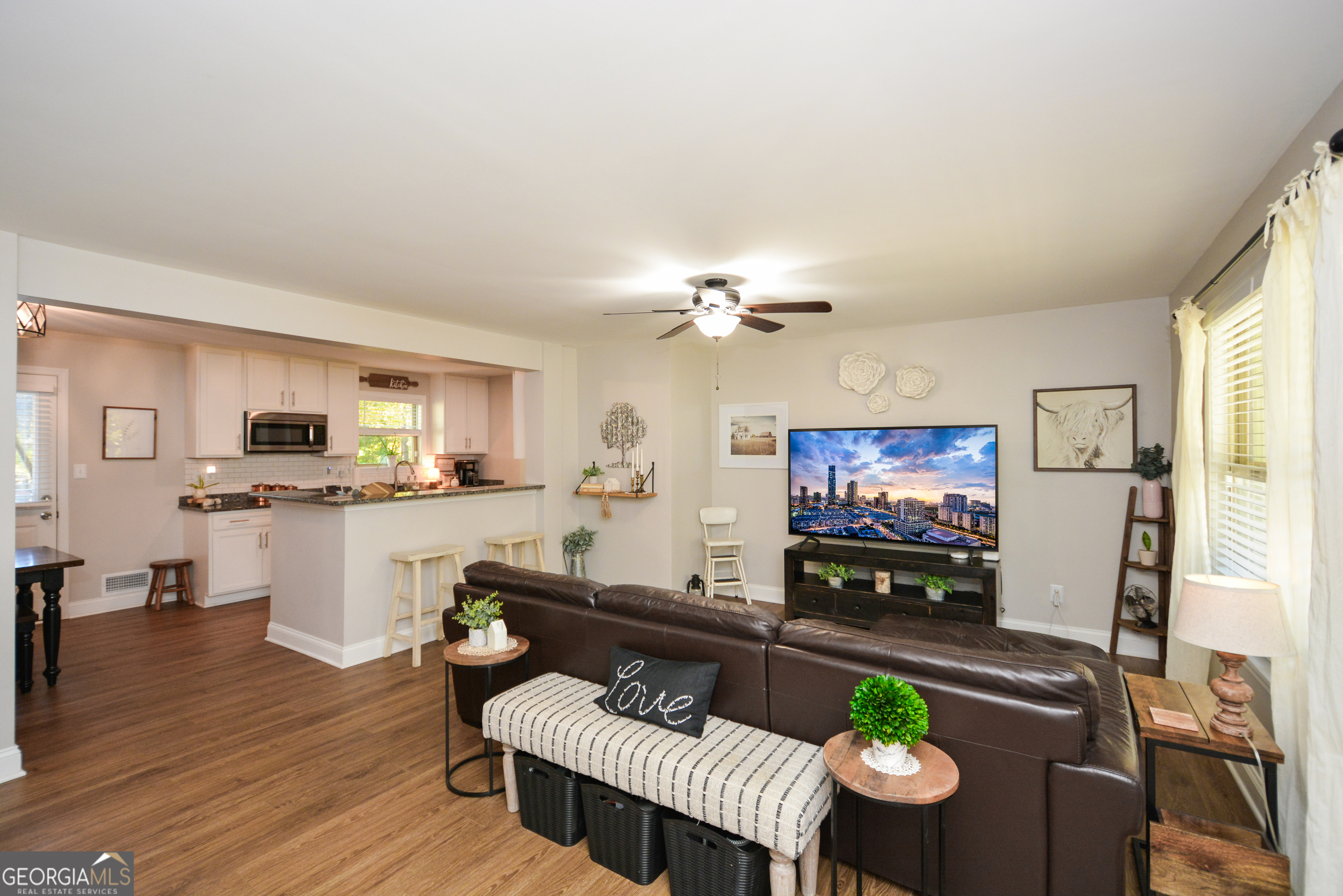 5806 Stonehaven DR NW