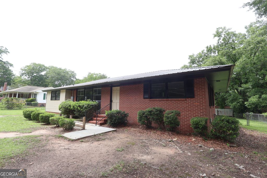 Photo of 1465 Irwinton Road, Milledgeville, GA 31061 (MLS # 10772822)