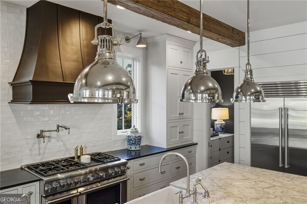 Roswell, Georgia 30075, United States, 5 Bedrooms Bedrooms, ,4 BathroomsBathrooms,Residential,Active,240789