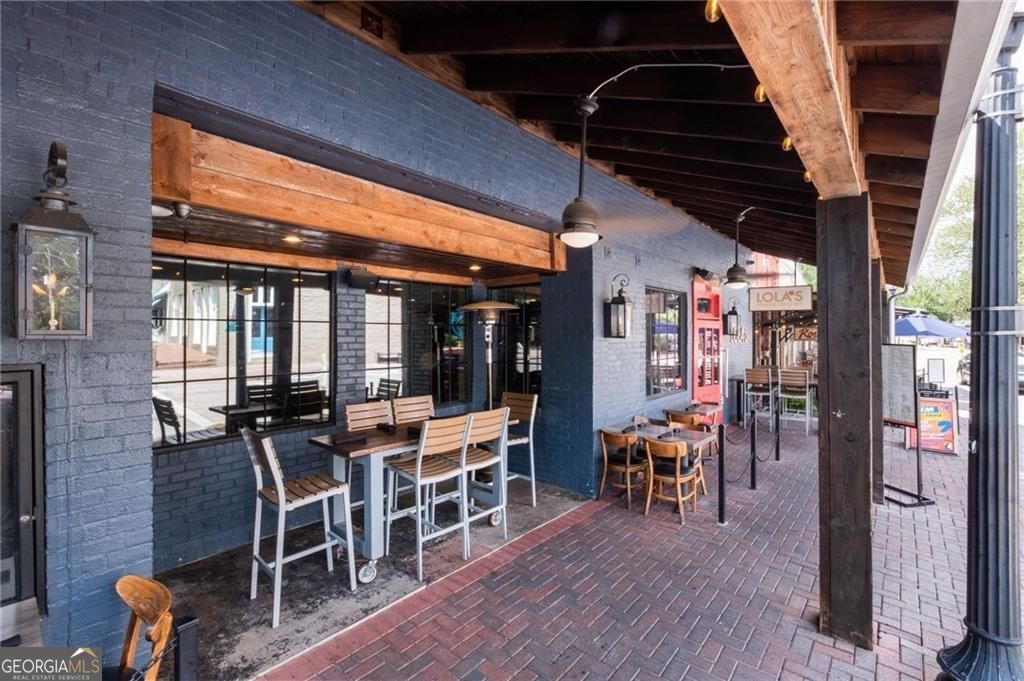 Roswell, Georgia 30075, United States, 5 Bedrooms Bedrooms, ,4 BathroomsBathrooms,Residential,Active,240789