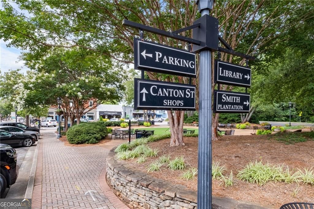 Roswell, Georgia 30075, United States, 5 Bedrooms Bedrooms, ,4 BathroomsBathrooms,Residential,Active,240789