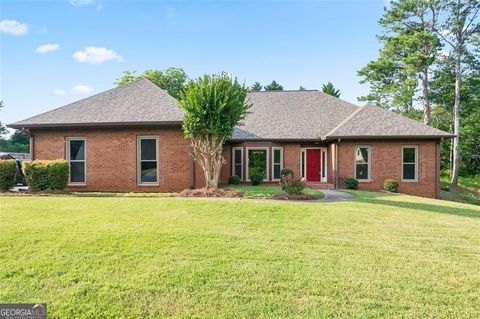 Photo of 300 SADDLE CREEK Lane, Roswell, GA 30076 (MLS # 10666757)