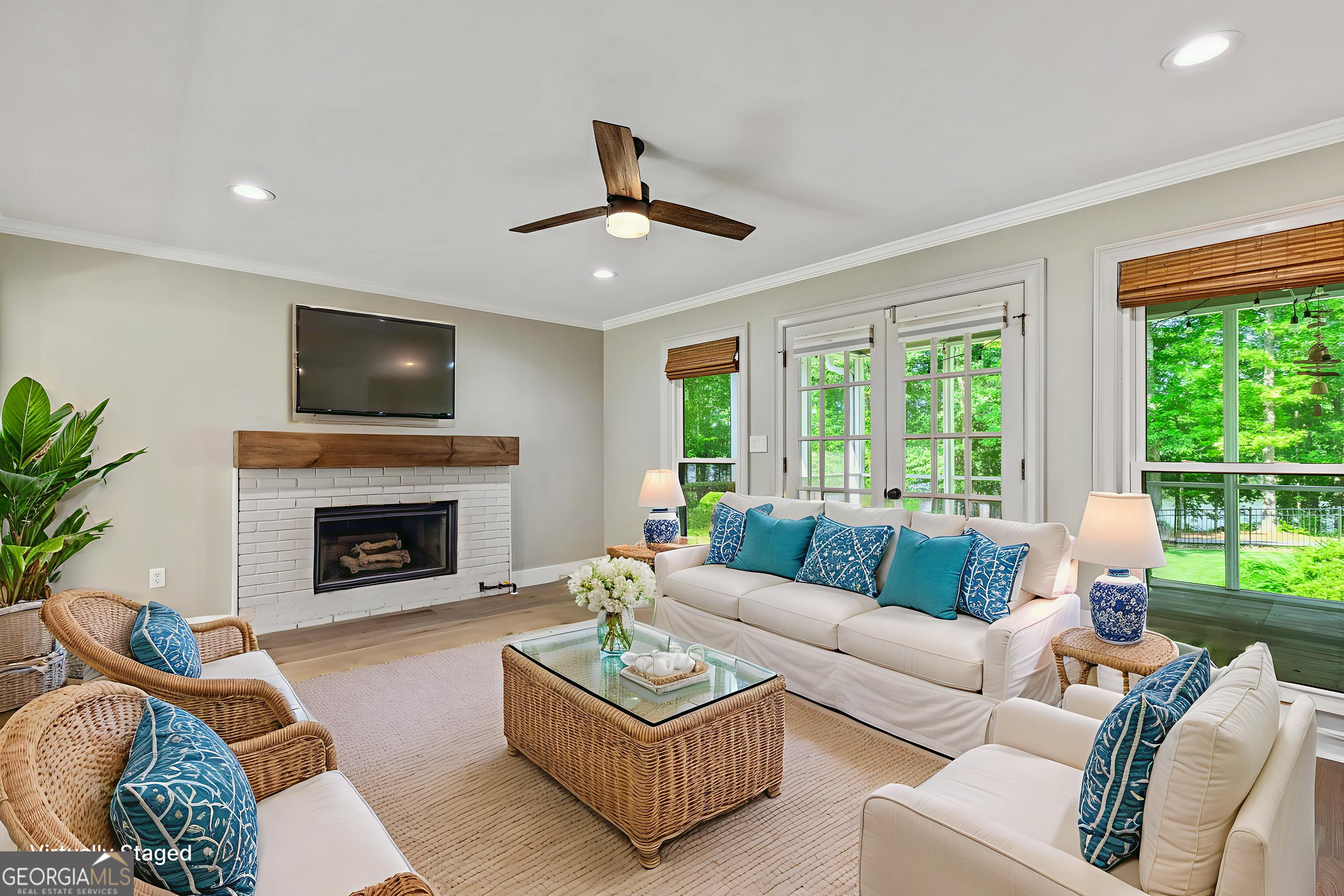 115 Edgewater WAY
