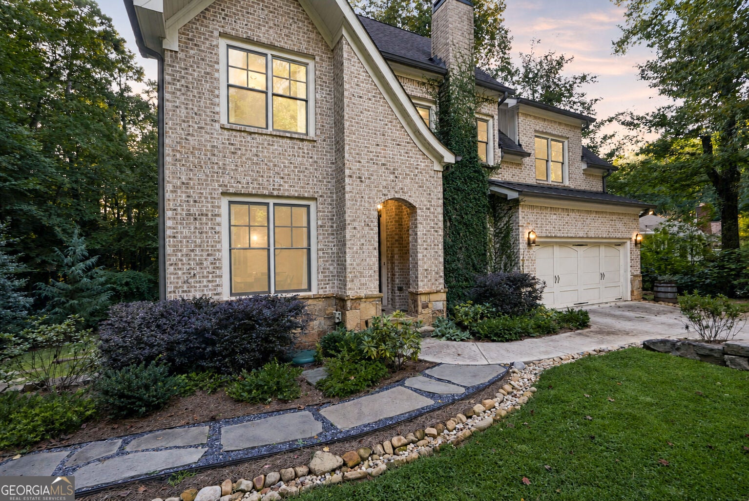 1026 McConnell DR