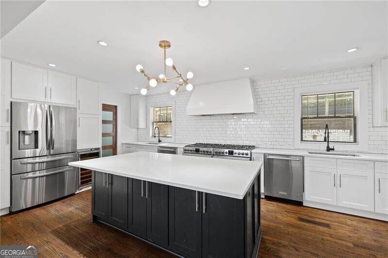 Atlanta, Georgia 30329, United States, 4 Bedrooms Bedrooms, ,3 BathroomsBathrooms,Residential,Active,87068