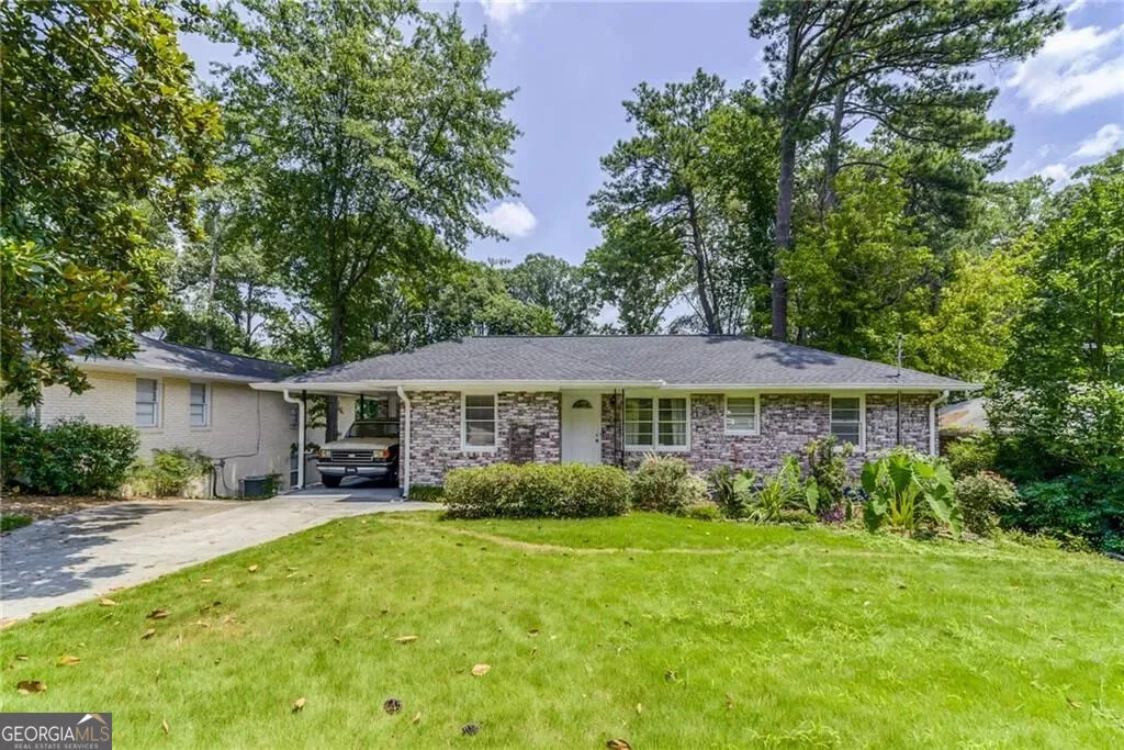 1892 Fairway Circle NE
