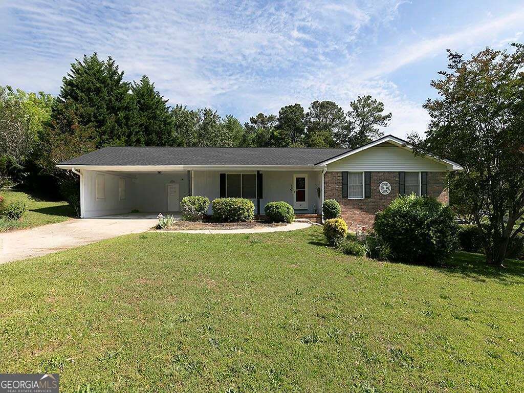 Photo of 3883 N Pebble Drive, Douglasville, GA 30134 (MLS # 10764195)