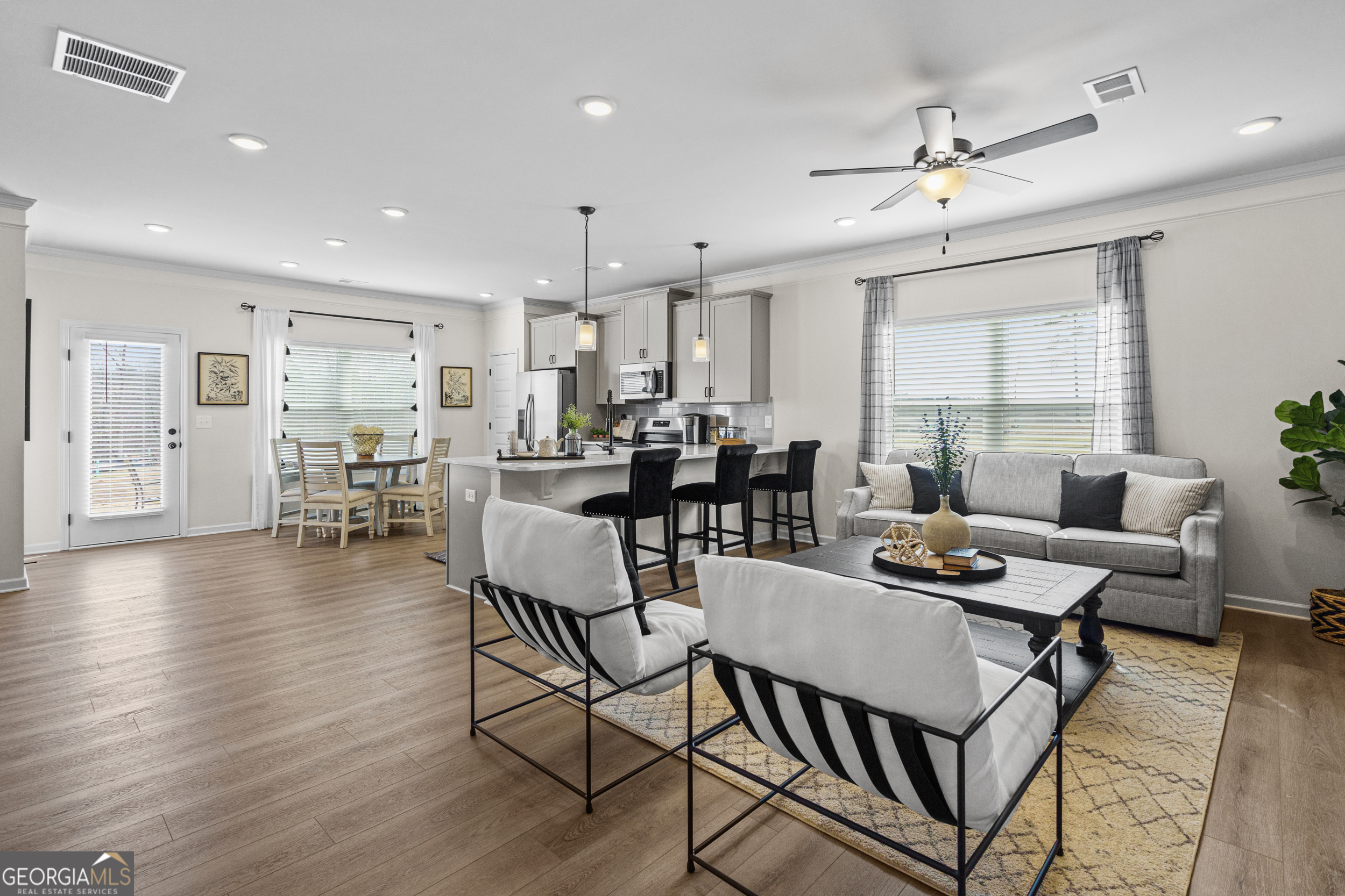 1002 Glendale Place 2