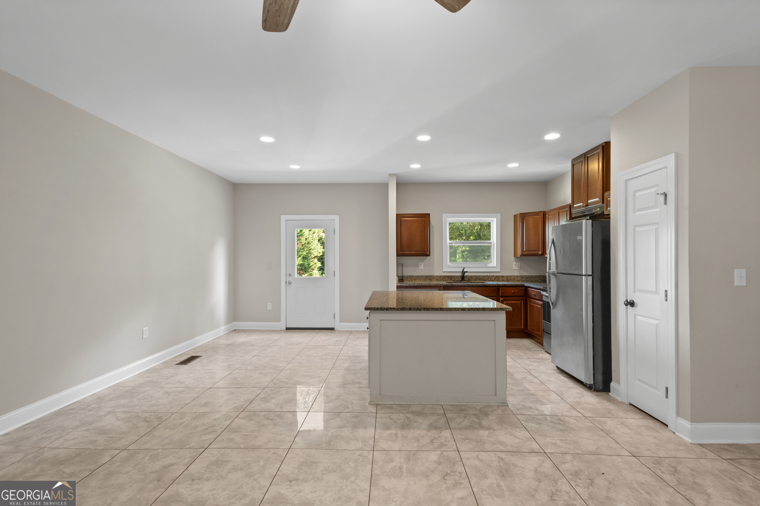 841 N Price RD