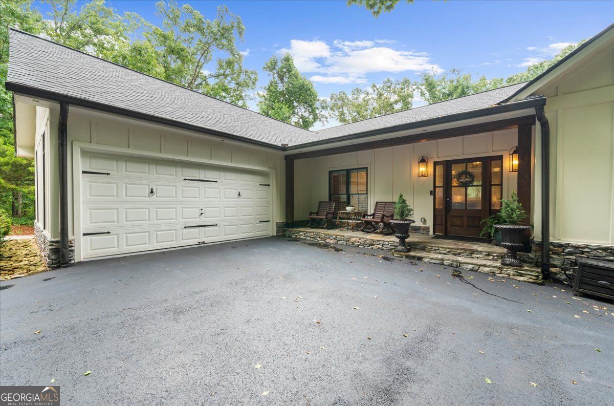 9040 Walnut Cove CT