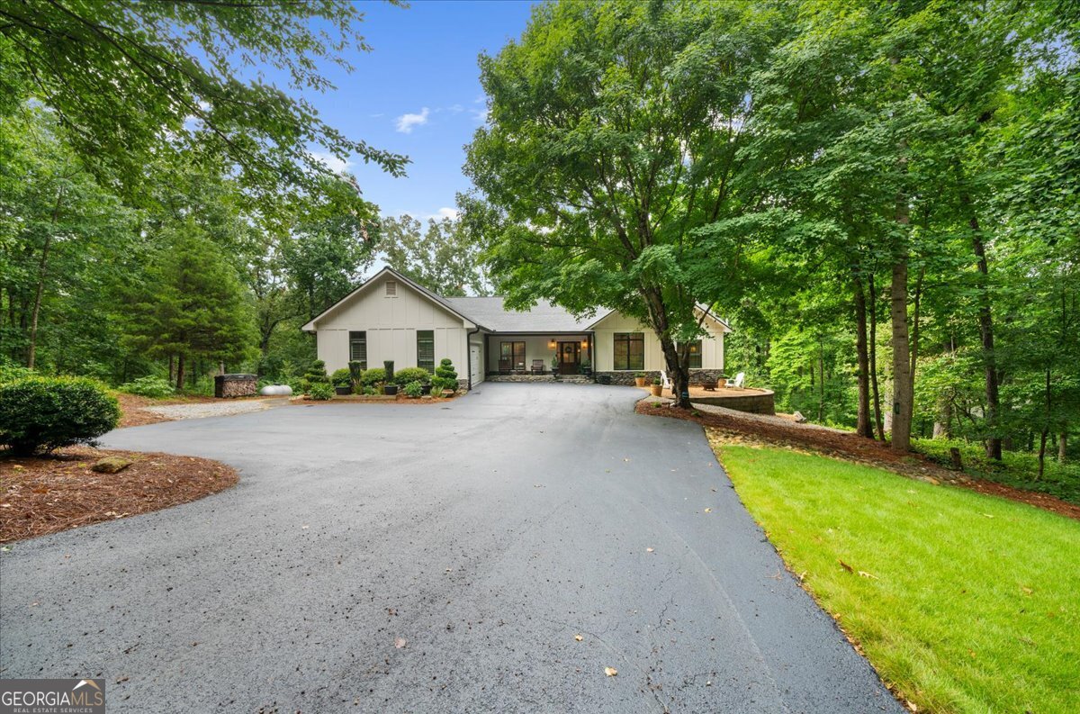 9040 Walnut Cove CT