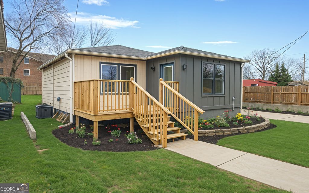 Photo of 1 Lamar Ave SW, Atlanta, GA 30310 (MLS # 10657683)