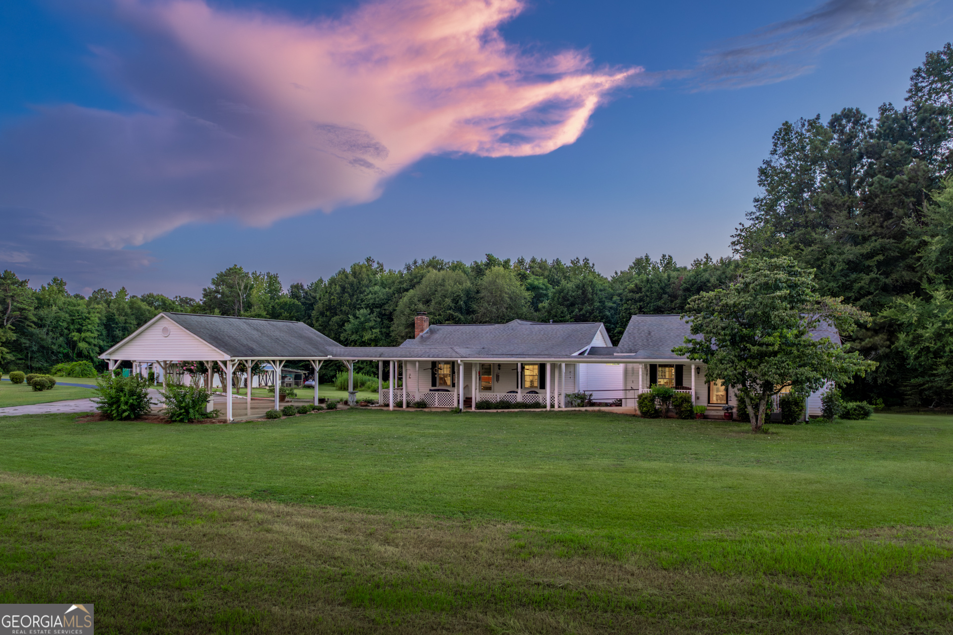 2070 Walter Shepherd RD