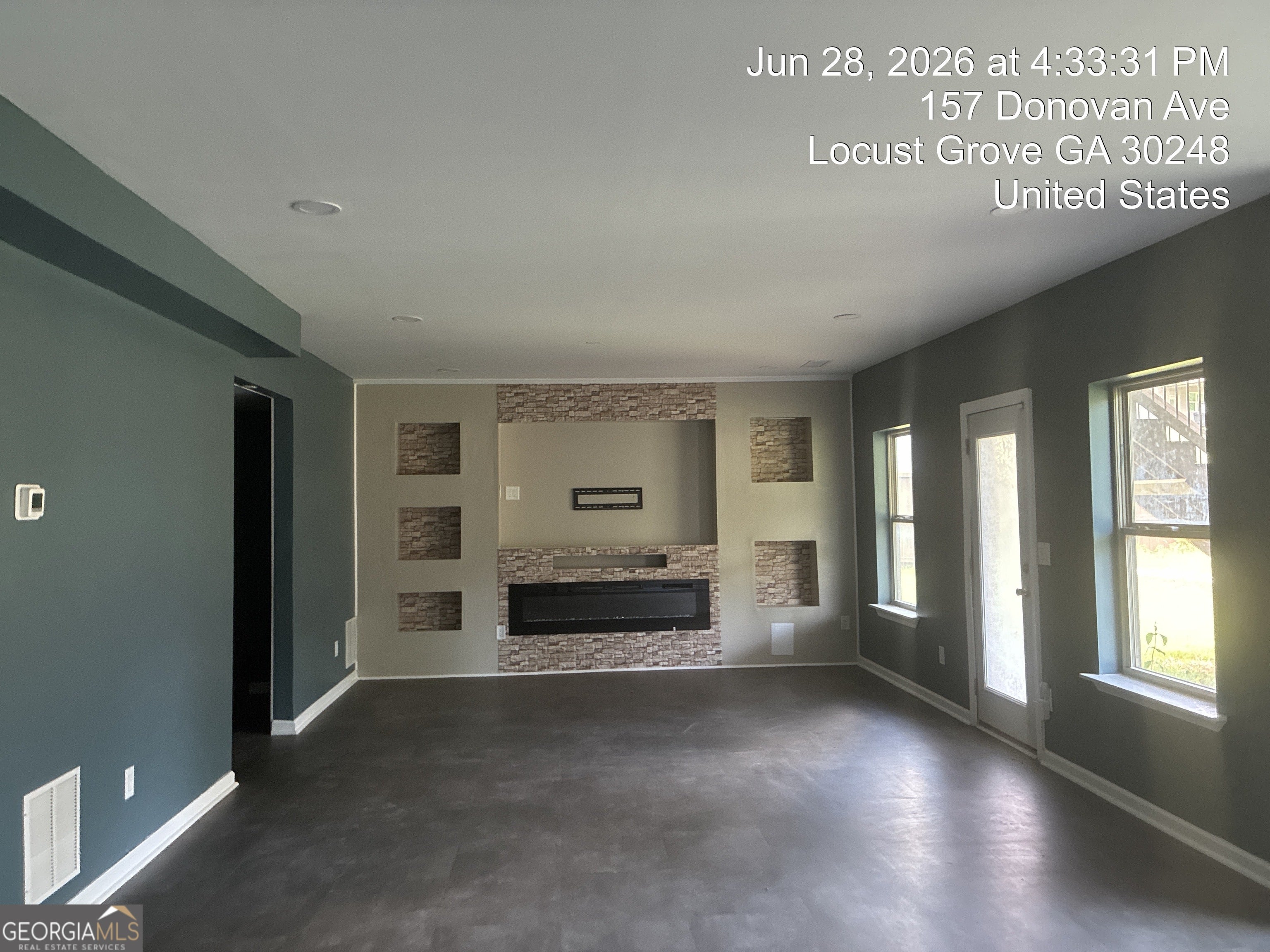 157 Donovan AVE
