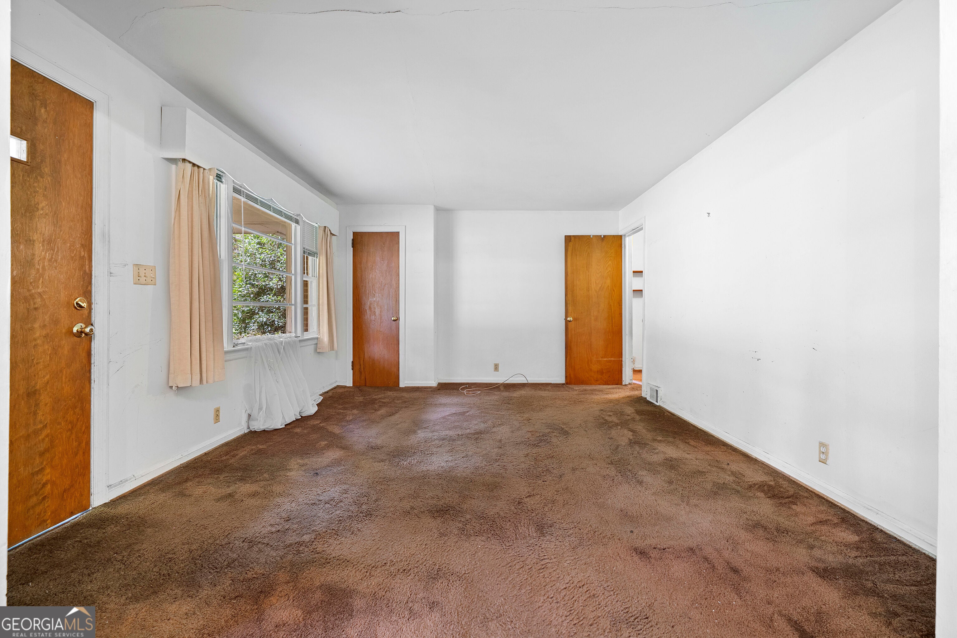 2592 Woodridge DR