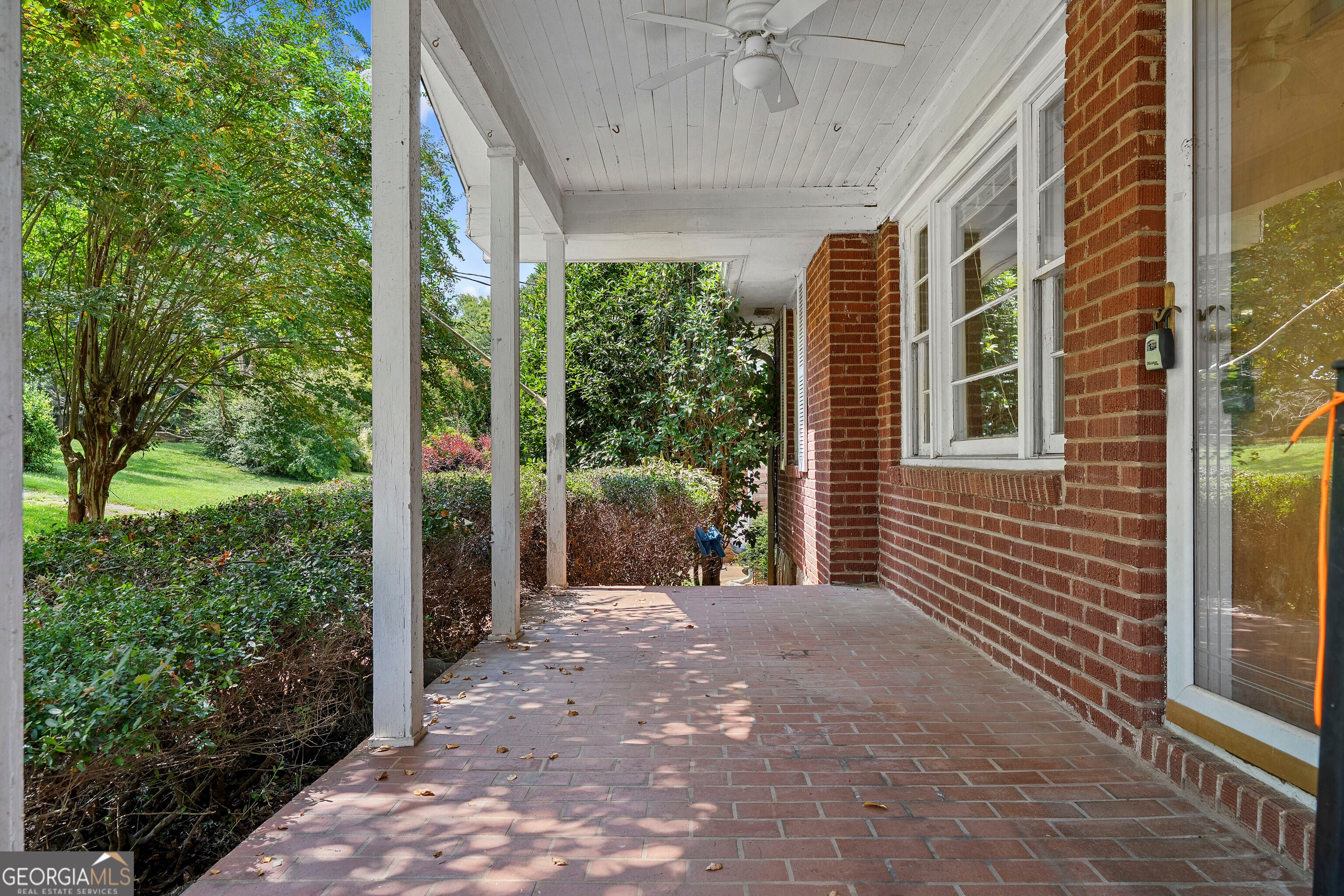 2592 Woodridge DR