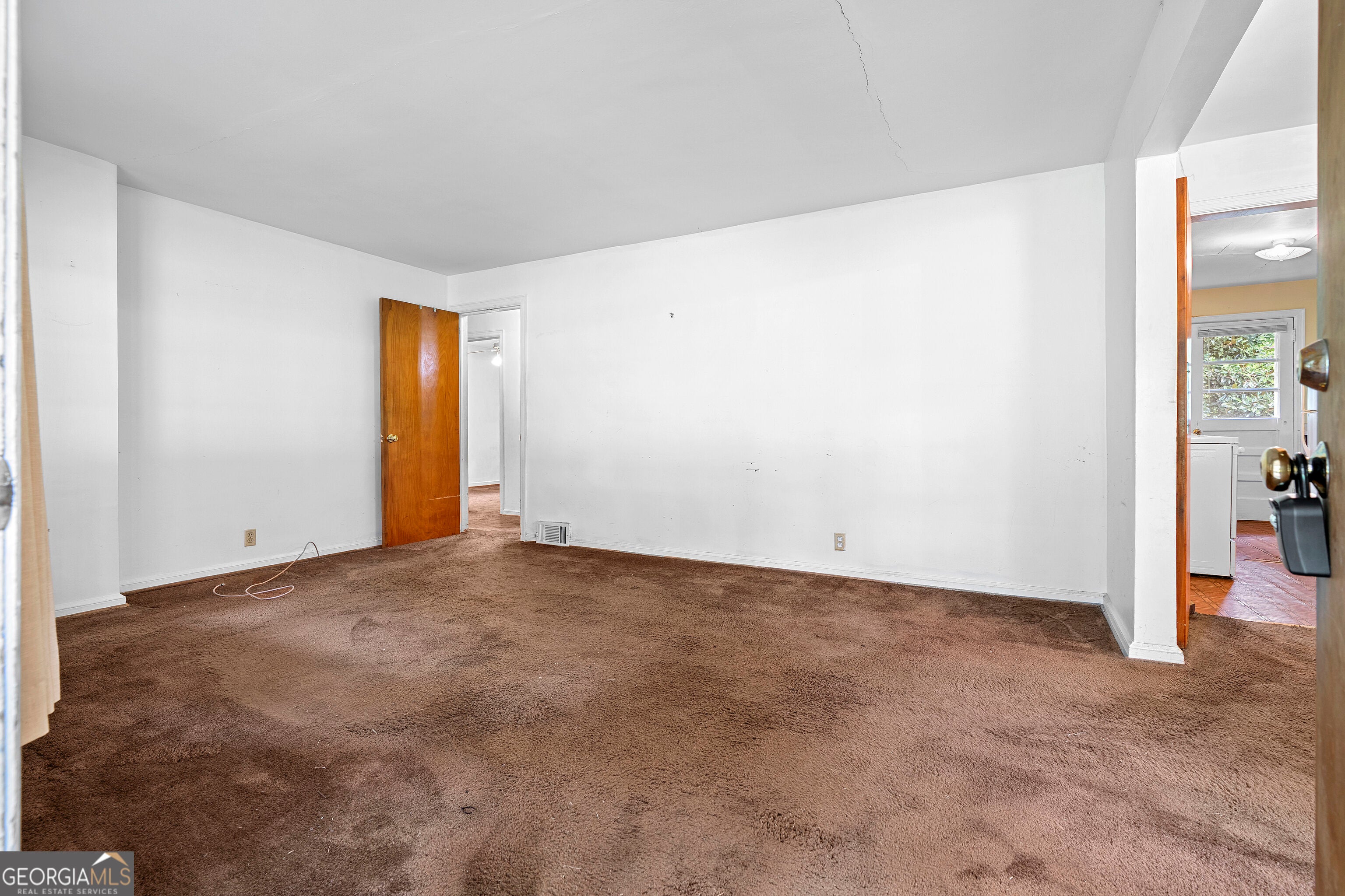 2592 Woodridge DR