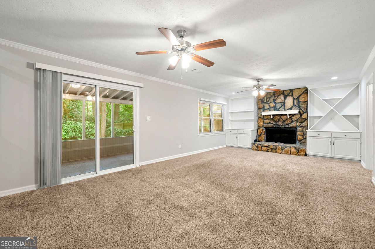 Roswell Downs - Residential