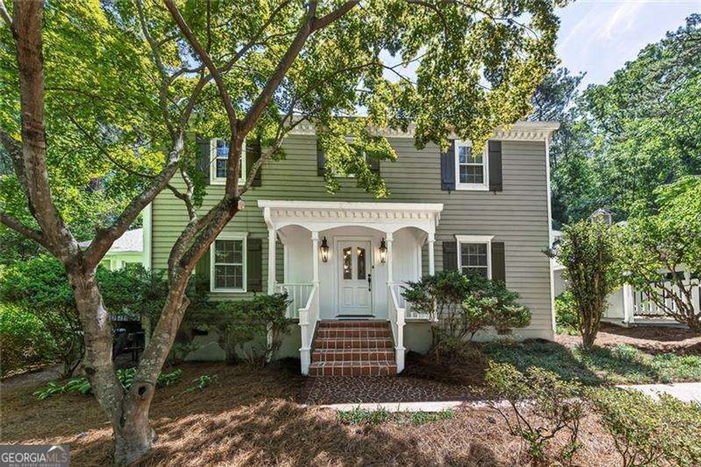Photo of 1670 Huntington Drive, Marietta, GA 30066 (MLS # 10757802)