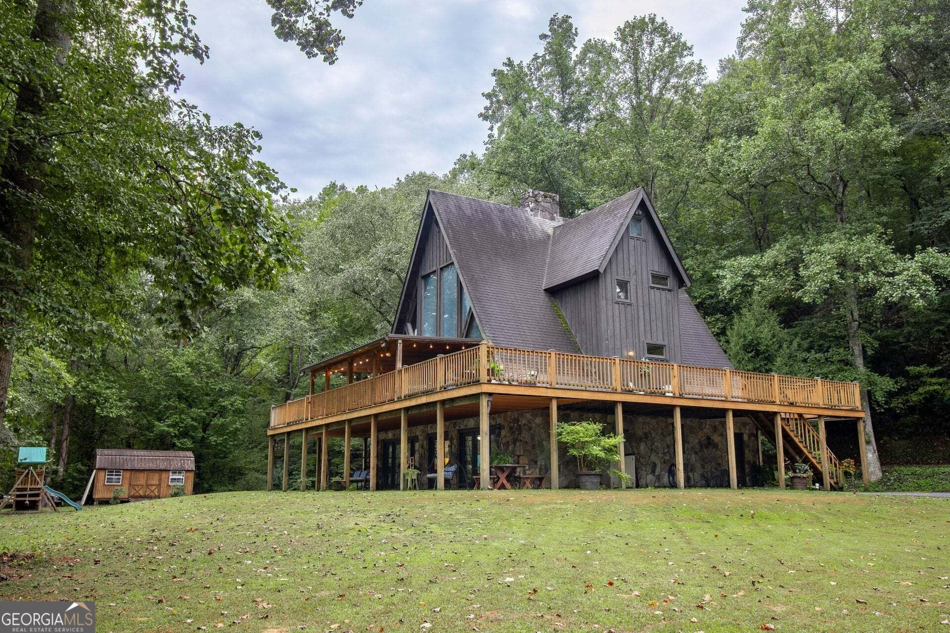 525 Riverside DR