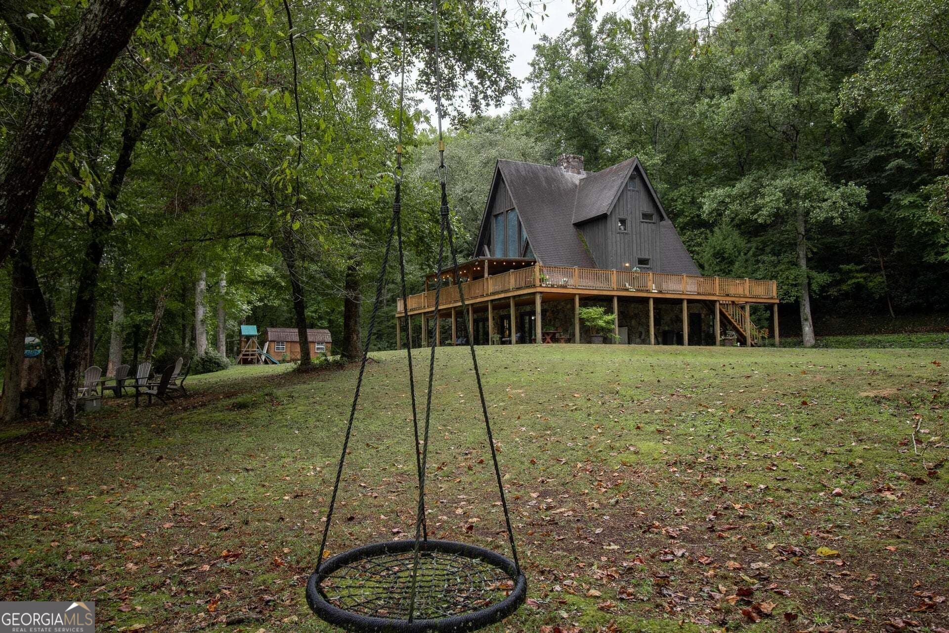525 Riverside DR