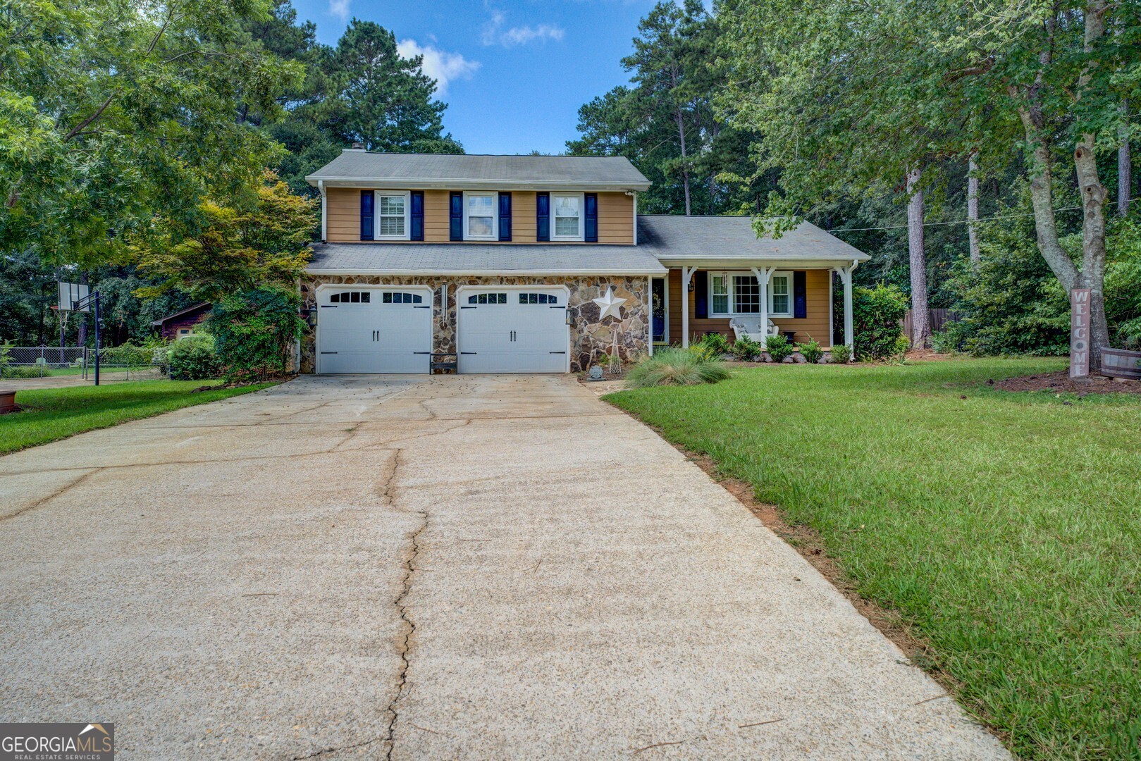 180 Cowan DR