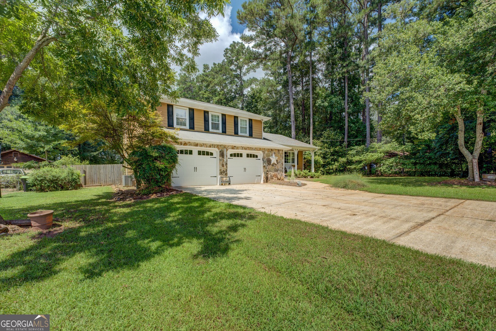 180 Cowan DR