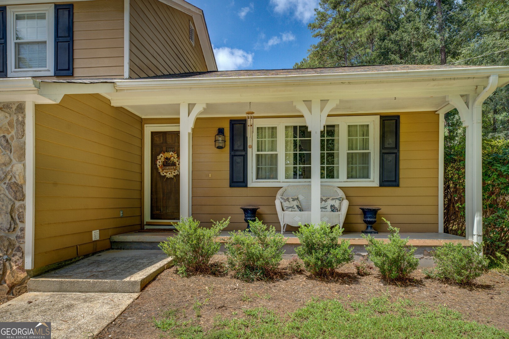 180 Cowan DR