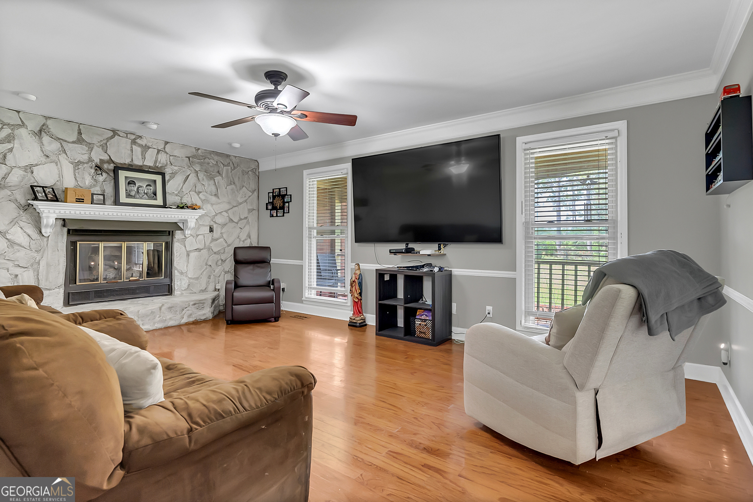 5004 Edith DR