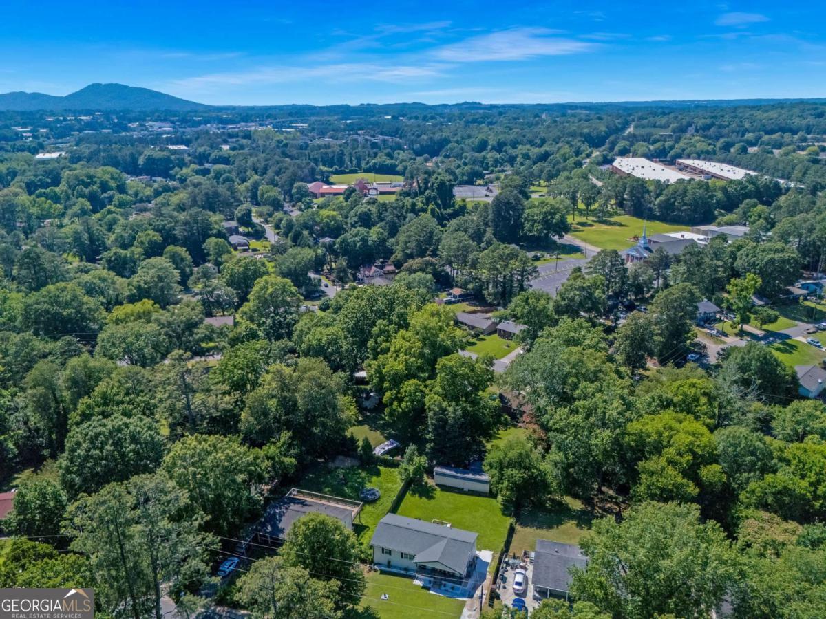 1085 Azalea CIR