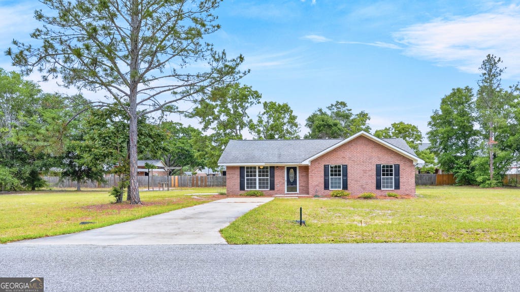 Photo of 106 Nelson Street, Reidsville, GA 30453 (MLS # 10817514)