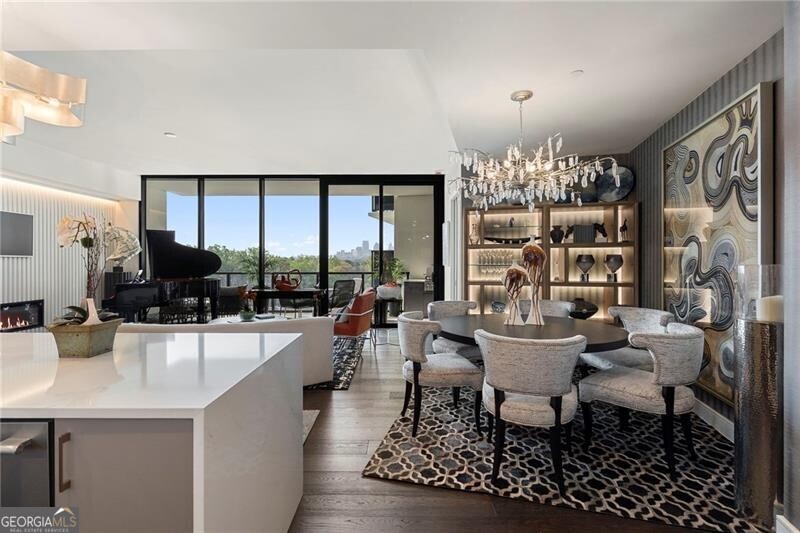 2425 Peachtree RD NE 707