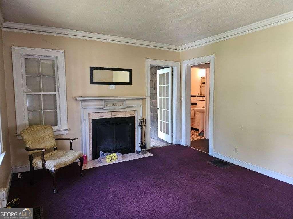 2431 W Woodland CIR