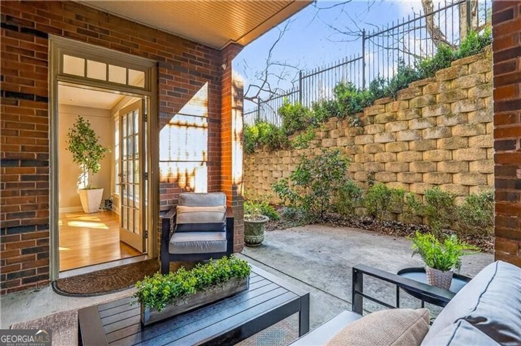 Photo of 273 12th Street NE #110, Atlanta, GA 30309 (MLS # 10688148)