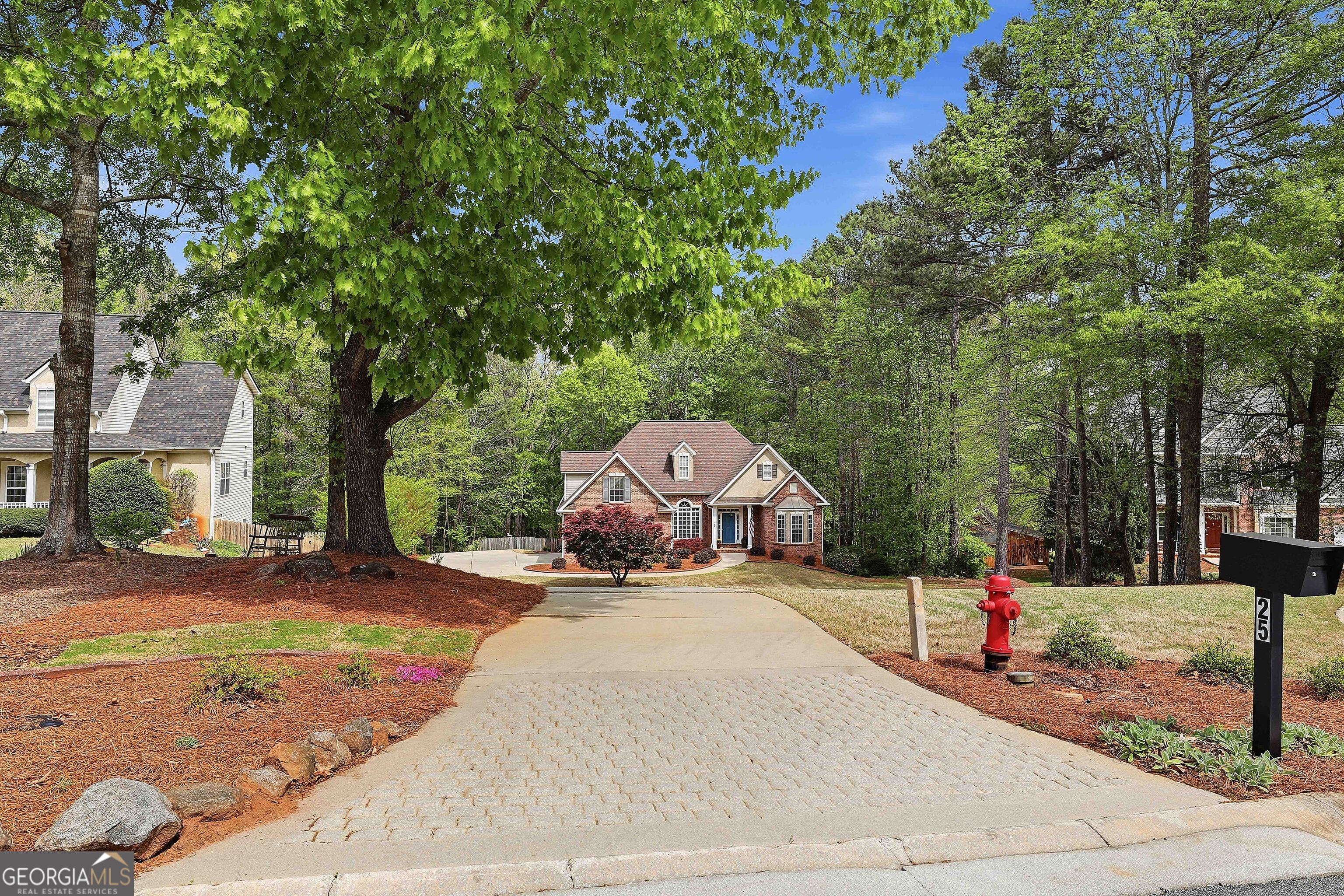 25 Lyndhurst WAY